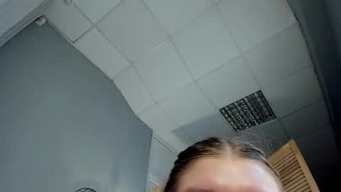 katymeaw online show from February 3, 6:22 am