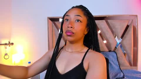 katyortiz online show from April 7, 11:45 am