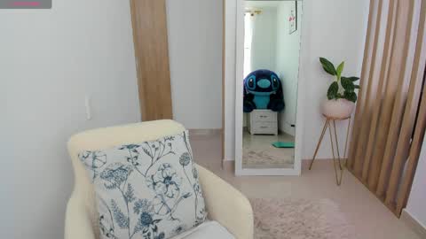 Katherine online show from April 22, 6:04 pm