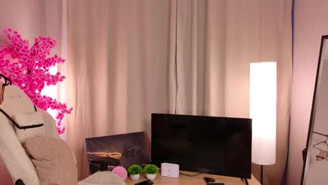 Snapshot of katyy_sweety chatting on October 27, 2:17 pm Lia online show from October 27, 2:17 pm