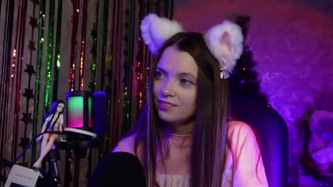  Nana  online show from December 14, 9:35 pm