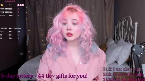 Yuki  online show from February 28, 8:53 am