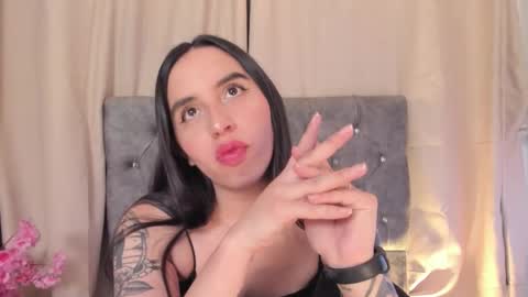 kaylee_lee online show from December 22, 5:03 am