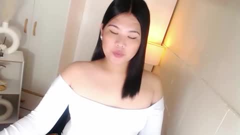 Y O U R        F U T U R E       K A Y L E E  online show from February 1, 9:34 pm