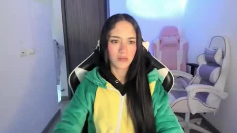 kaylie online show from October 28, 11:00 am