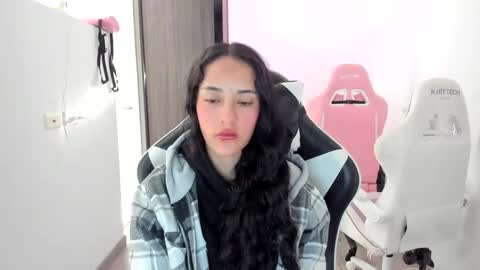 kaylie online show from September 25, 11:39 am