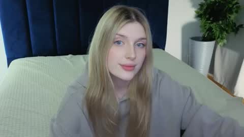 Snapshot of kebesheska chatting on September 22, 2:10 pm Seb Polly Roxy Jonny online show from September 22, 2:10 pm