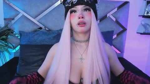 Keidy Monday to Saturday from 200 pm to 810pm  UTC-5 Colombia Time online show from November 29, 8:05 pm