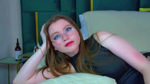 Keira online show from March 12, 3:46 am