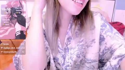 Snapshot of kelly_baby2005 chatting on October 6, 9:05 am Kelly online show from October 6, 9:05 am