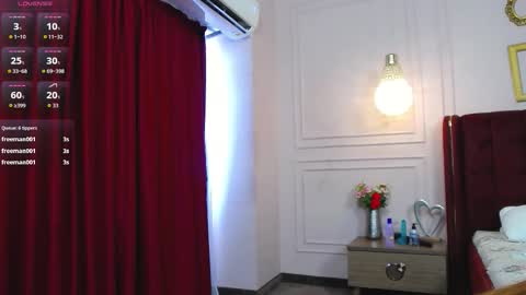 Snapshot of kelly_bliss chatting on October 13, 12:07 pm Kelly online show from October 13, 12:07 pm