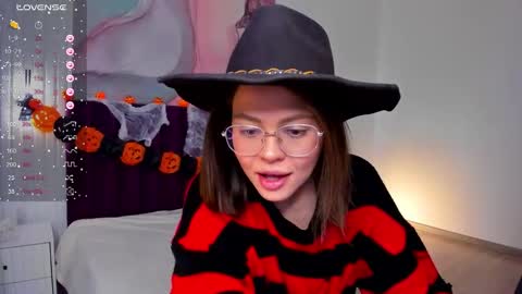 Kelly online show from October 25, 1:39 am