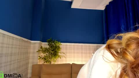 Kelly online show from April 12, 1:09 am