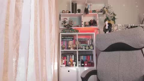 Leia online show from February 18, 7:30 am