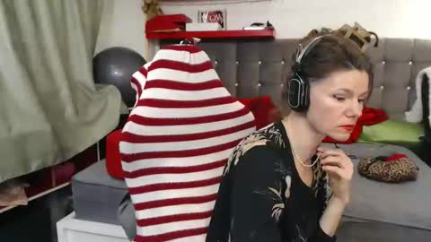 kelly online show from March 7, 4:01 am