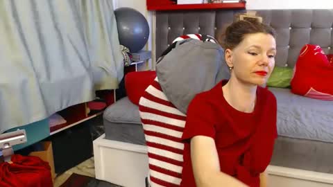 kelly online show from April 7, 7:21 am