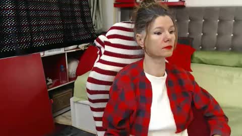 kelly online show from December 18, 2:51 am