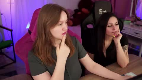 kelly online show from March 22, 3:16 pm