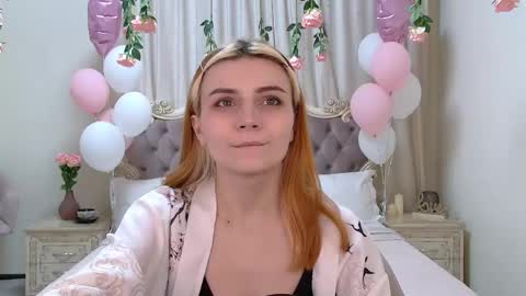 Kelly Stoneys online show from March 11, 8:42 pm