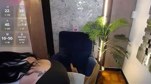 Laura online show from October 22, 1:13 pm