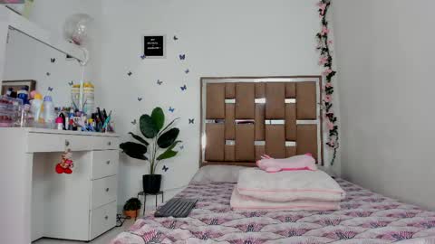 Kendall ewers online show from May 28, 1:58 am