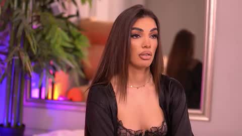 Kendal online show from December 15, 8:49 pm