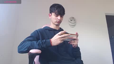 Snapshot of kendall_ros chatting on October 15, 3:35 pm kendall ross online show from October 15, 3:35 pm