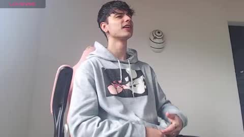 Snapshot of kendall_ros chatting on October 27, 3:23 pm kendall ross online show from October 27, 3:23 pm