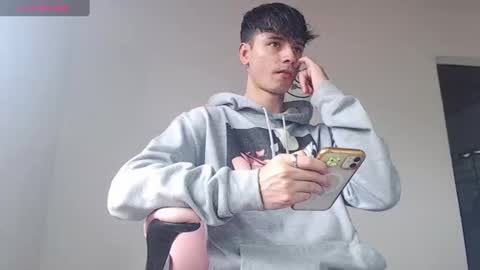 Snapshot of kendall_ros chatting on September 30, 3:22 pm kendall ross online show from September 30, 3:22 pm