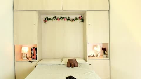 Kendal online show from February 19, 12:15 pm