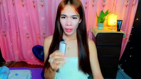 Kendall  online show from February 1, 8:06 pm