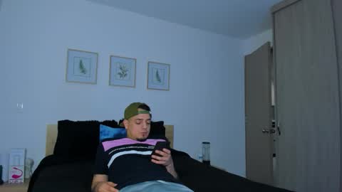 kendel_dimitri online show from December 21, 6:31 am