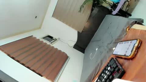 kendra_cake69 online show from April 15, 7:58 pm