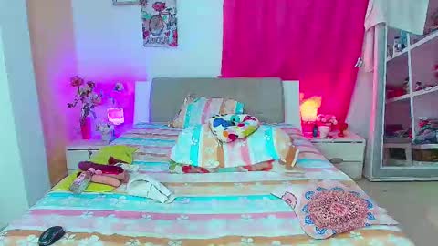 kendra_love31 online show from March 2, 7:15 am