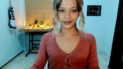 kendra_lunaxx online show from May 24, 1:50 pm