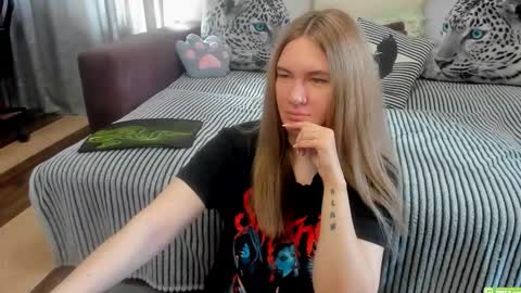 Kendra online show from May 9, 2:06 am