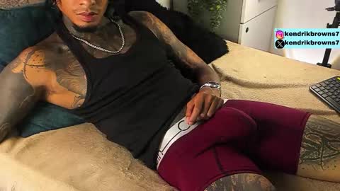 Snapshot of kendrik_brown chatting on September 30, 10:20 pm kendrick brown online show from September 30, 10:20 pm