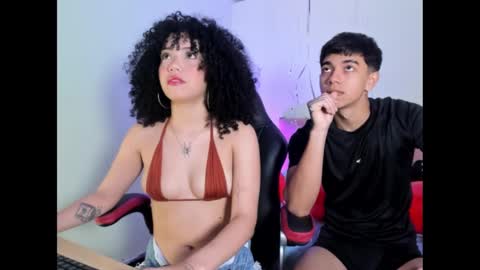 Kenia Y Thomas online show from February 15, 12:22 pm