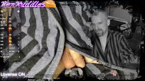 Snapshot of kenkuddles chatting on September 30, 3:39 am Ken Kuddles online show from September 30, 3:39 am