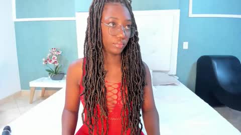 Snapshot of kentha_mitchells chatting on September 11, 11:33 am kentha_mitchells online show from September 11, 11:33 am