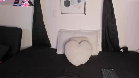 KENTHA  online show from February 24, 11:02 am