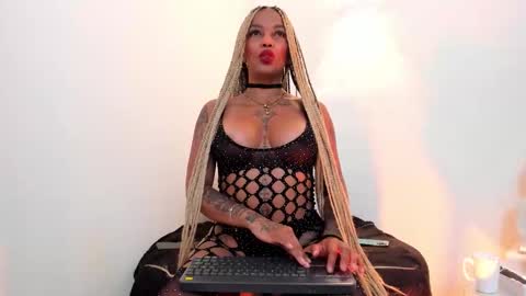 Snapshot of kenya_carper chatting on October 7, 12:23 pm Kenya online show from October 7, 12:23 pm