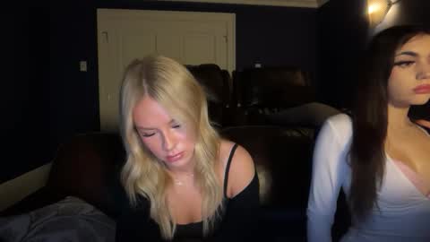 kenziesmithh online show from December 21, 8:37 pm