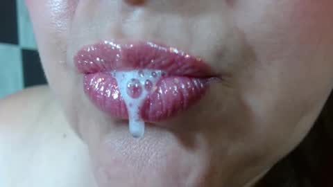 K E R L Y online show from October 29, 9:15 pm