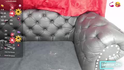 Snapshot of kerly_doll chatting on October 8, 12:11 pm K E R L Y online show from October 8, 12:11 pm