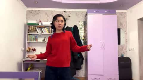 Jenny  online show from February 5, 7:01 am