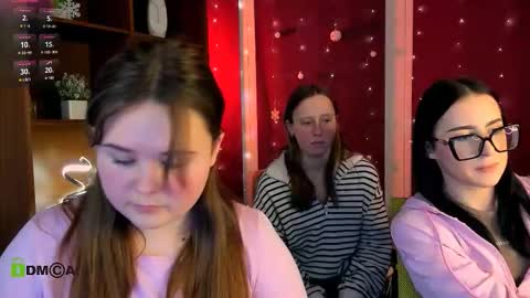 keuli_li online show from January 15, 7:33 pm