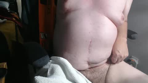 Snapshot of kev92569 chatting on February 9, 4:57 am kev92569 online show from February 9, 4:57 am