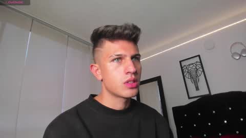 Kevin Ahs online show from October 25, 10:43 pm