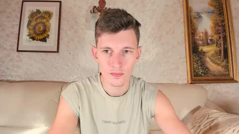 Snapshot of kevin_hornyyy chatting on October 18, 11:25 am kevin online show from October 18, 11:25 am